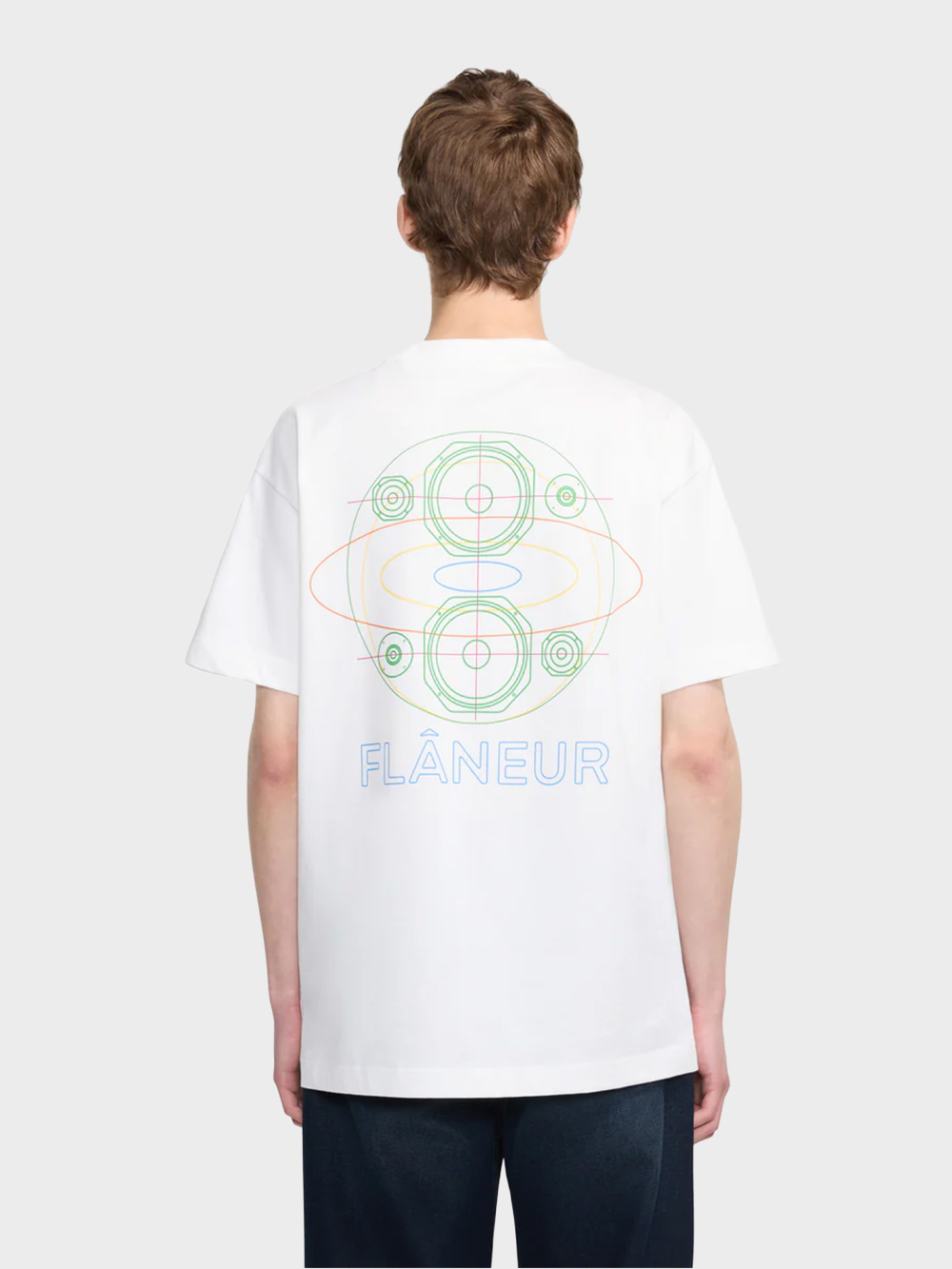 Flaneur-Speaker-T-Shirt-Wit-model Flaneur-Speaker-T-Shirt-Wit-model