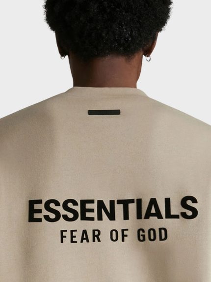 Essentials Sweater Crew Zand back