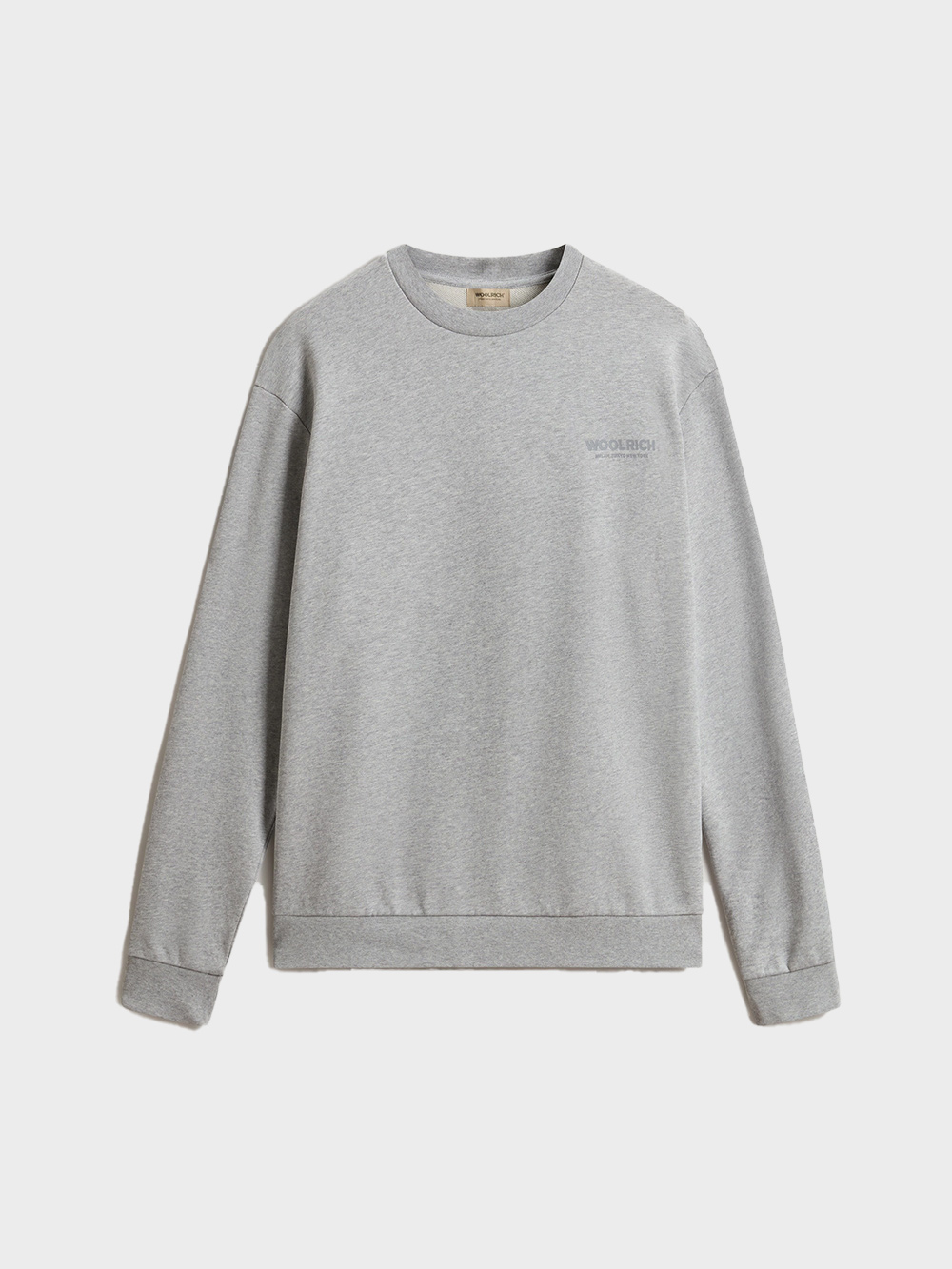 Woolrich-Macro-Logo-Crewneck-Grijs-front Woolrich-Macro-Logo-Crewneck-Grijs-front