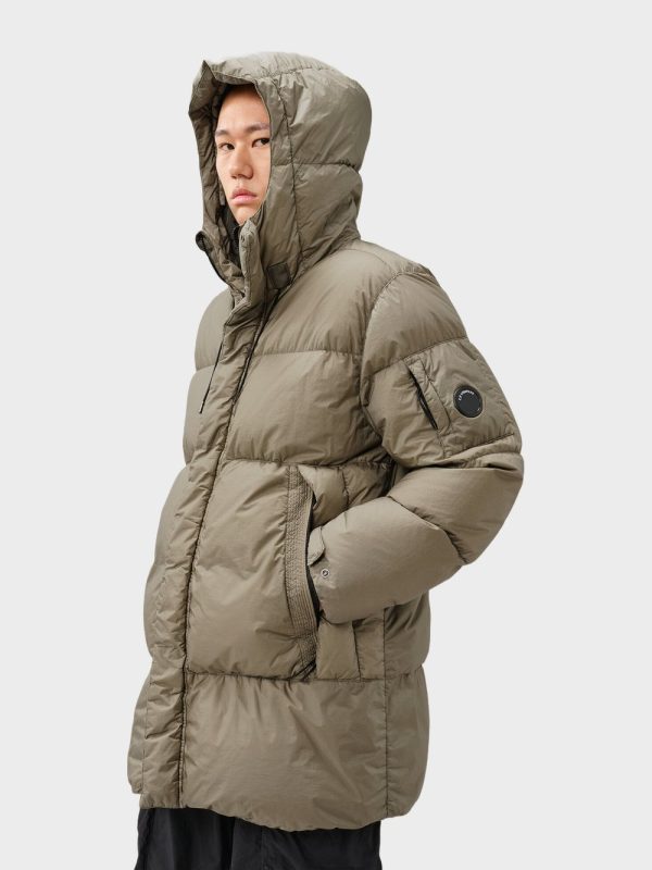 CP Company Long Down Jacket Grijs met model