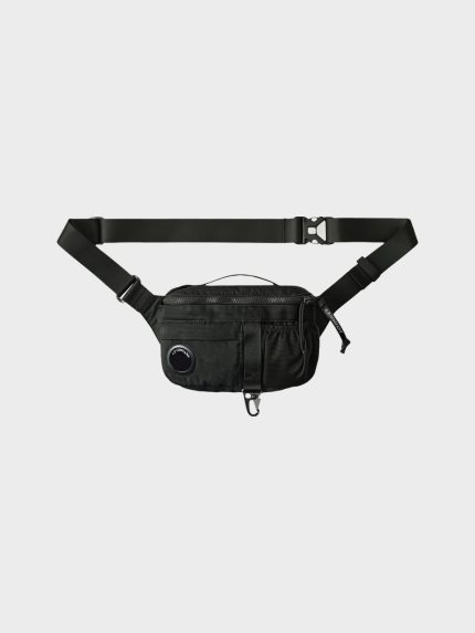 CP Company Mini Waist Bag Zwart met model