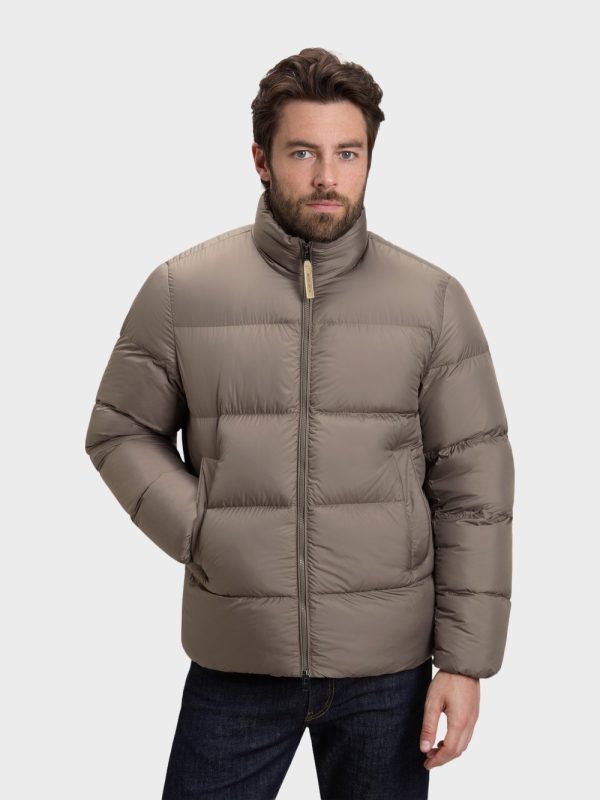 Woolrich Eagle Jacket Khaki met model